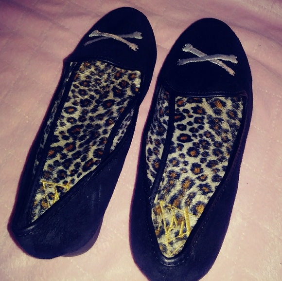 YRU Lowf Crossbone Slip on Flats. - Picture 2 of 6